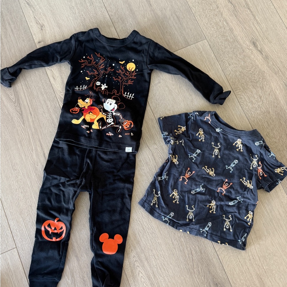 Kids Halloween Pajama Set - Mickey Mouse and Skeletons